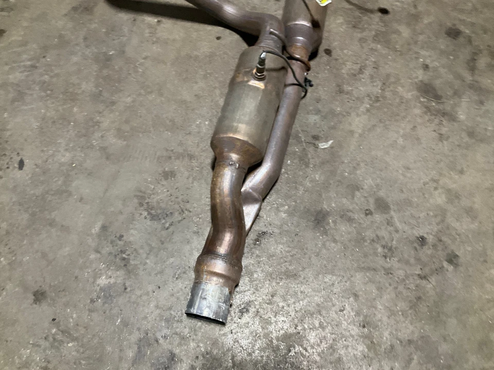 21-24 Dodge Ram 2500 6,4 L, tubo de escape OEM CM Foto 4 de 4