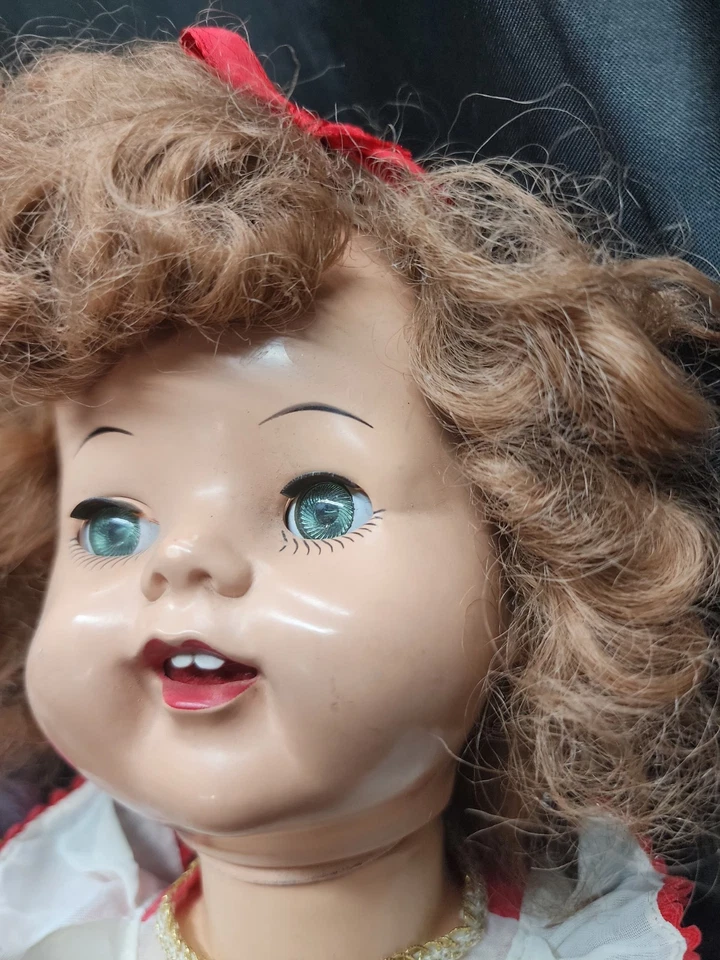 Muñeca caminante Eegee 23" vintage años 60 pelo rojo ojos coquetos Foto 4 de 4