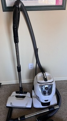 Pro-Aqua Vivenso 650W Vacuum Cleaner