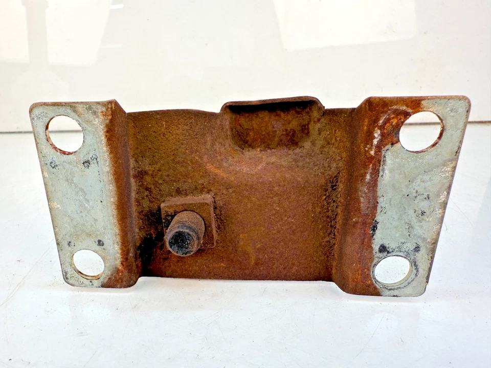 Pestillo de capó B4-37 OEM 1959 1960 Chevy Bel Air Impala Biscayne Foto 3 de 3