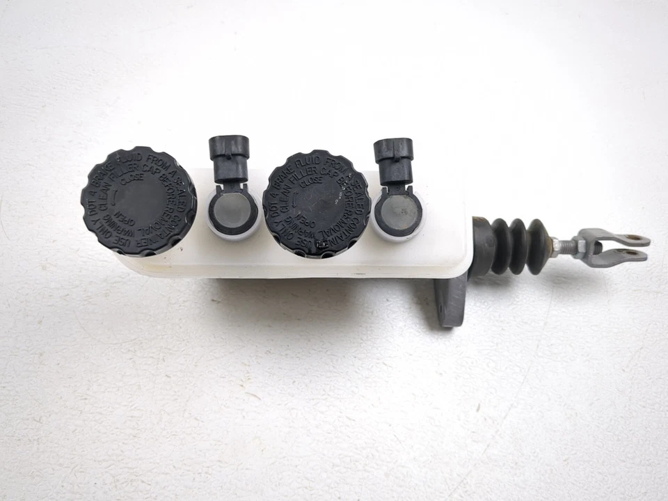 14-20 Polaris Slingshot SL Rear Brake Master Cylinder 1912549 - Image 4 of 4