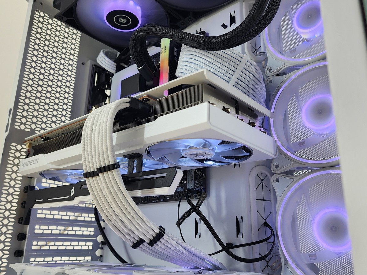 Gaming PC i5-12600KF 16GB RAM 1TB SSD RX 6700 XT 12GB