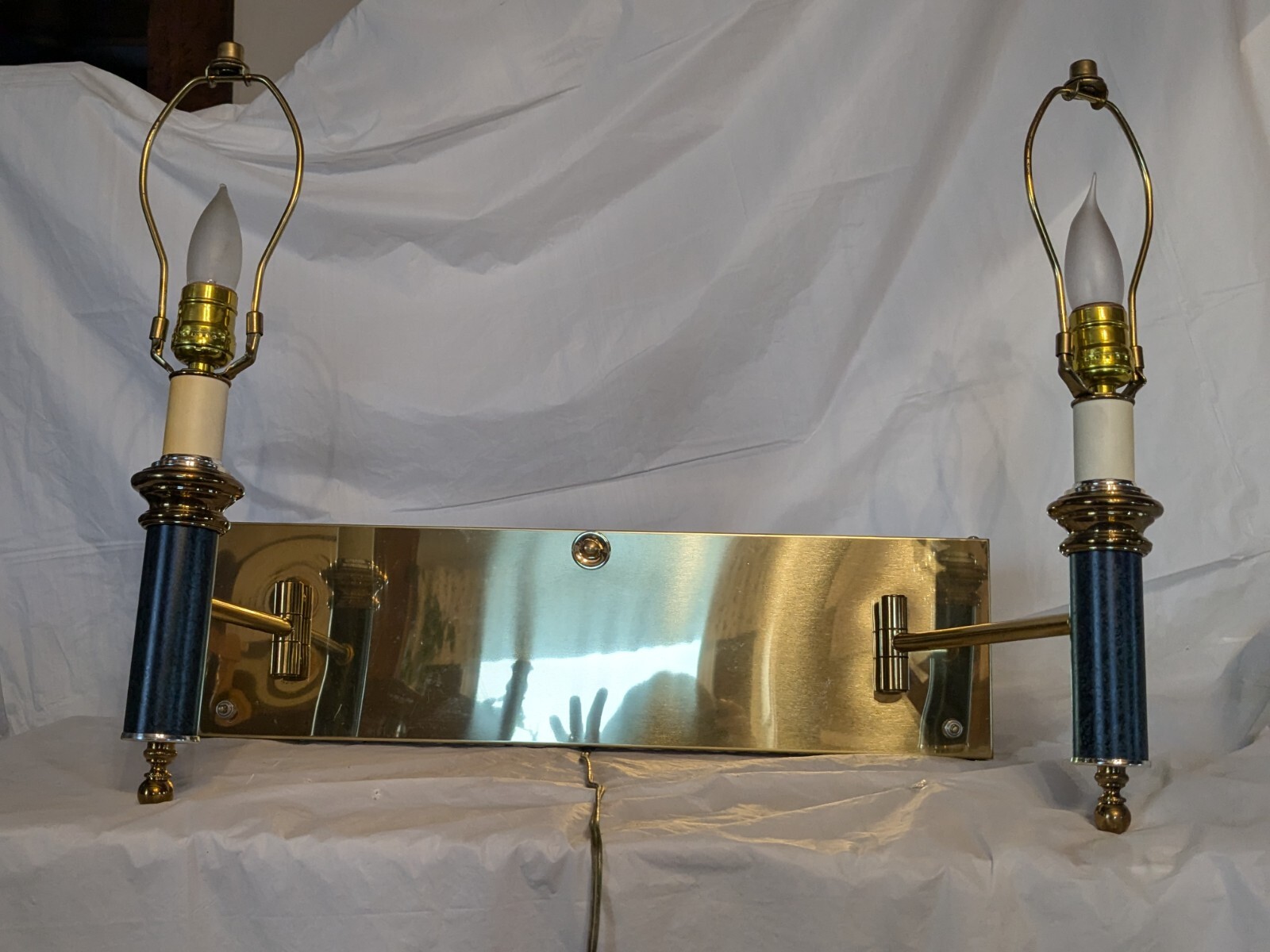 Mid Century Modern Brass Double Lamp Wall Sconce NOS 80s Hollywood Regency rare