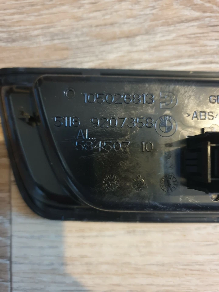 2018 BMW M4 SPORT F82 USB AUXILIARY PORT 9207358 - Image 3 of 3