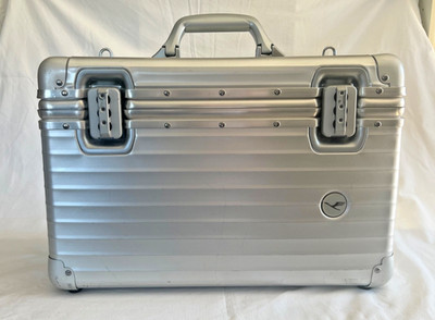 RIMOWA TOPAS PILOT Pilotenkoffer, Lufthansa Edition, silber, Aluminium