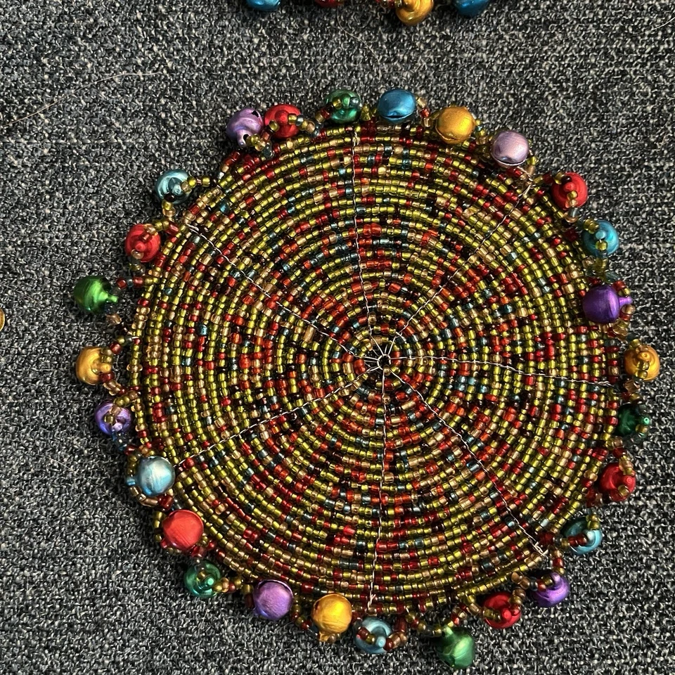 全新 Pier 1 进口 6 件套 彩色串珠 带铃铛杯垫 - 波西米亚 — 第 3/4 张图片