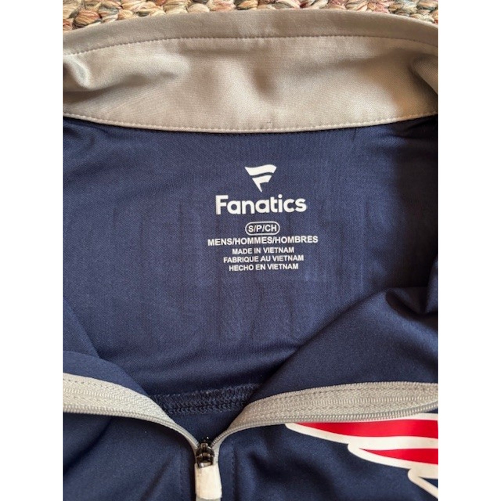 New England Patriots Men's Size Small Long Sleeve Quarter Zipper Pullover image 3