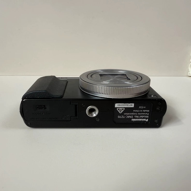 Panasonic Lumix DMC-ZS50/ TZ70 12.0MP Digital Camera Leica 30x