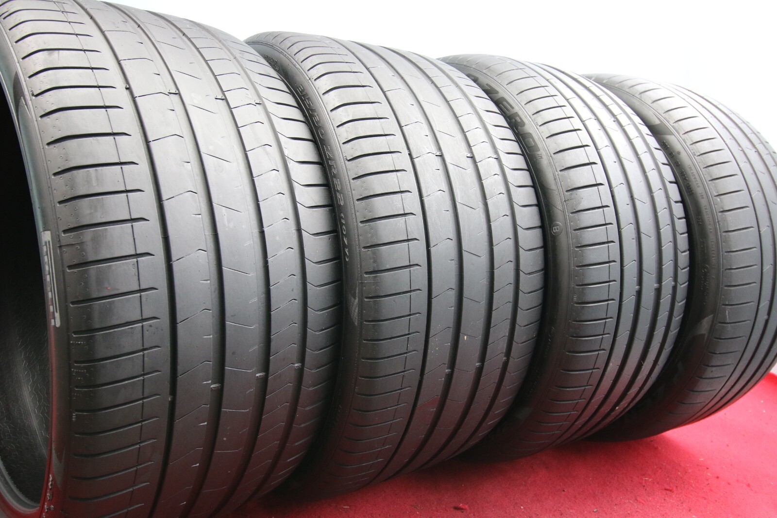 4 Used Pirelli P Zero PZ4 B Bentley (2X) 275/35ZR22 104Y & (2X) 315/30ZR22 107Y