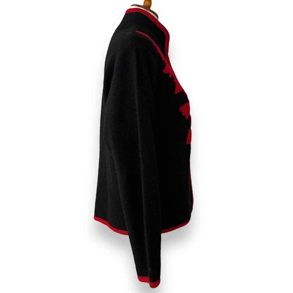 Cárdigan Suéter Coldwater Creek Lana Negra con Flor Bordada Roja Talla S Foto 4 de 4