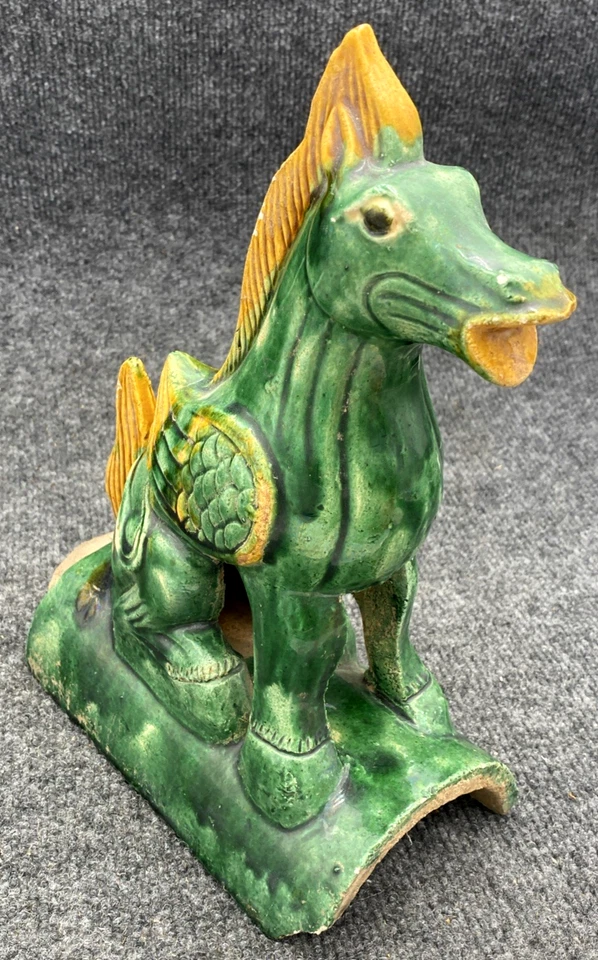 Escultura chinesa antiga de cerâmica vitrificada cavalo alado dragão mítico - Imagem 2 de 4