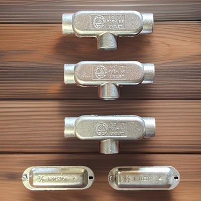 Lot Of 3 Appleton 1/2  T Form 85 Unilet Electrical Conduit Connectors