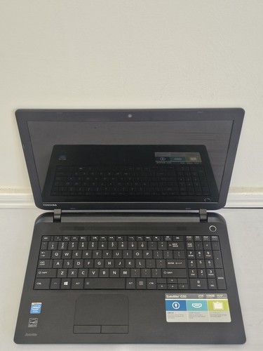 Toshiba Satellite C55 Laptop - Intel Celeron N2830 - 2GB RAM - BAD BATT - READ - Picture 1 of 10