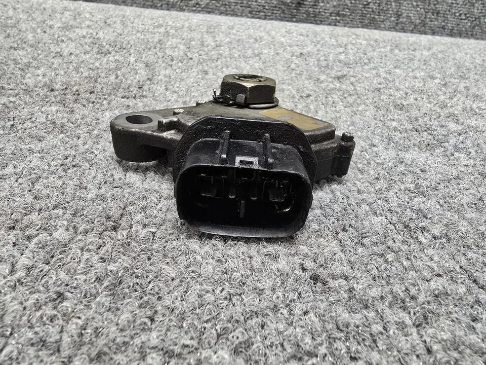 Sensor de módulo de palanca de cambios de palanca de cambios de transmisión OEM Lexus IS300 2001-2005 Foto 3 de 4