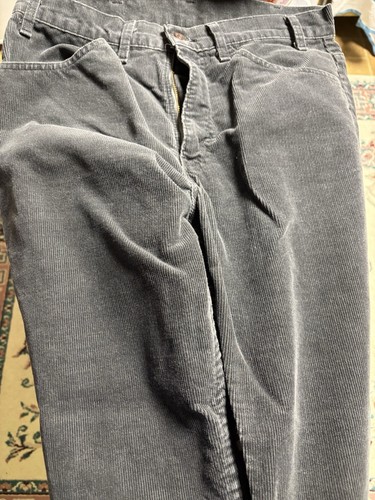 Levis dunkelgraue Cordhose Größe M 30 Inch Schrittlänge