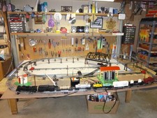Reconditioned Lionel postwar 4x8 smoking steam train set w/whistle, accessories