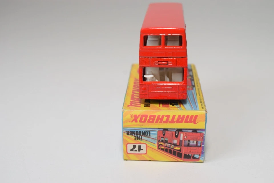 A94 1:64 3 INCH MATCHBOX SUPERFAST 17 THE LONDONER BERGER PAINTS BUS RED MIB - Photo 4/4