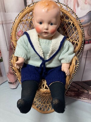 Vintage antike Puppe bemalt Biskuit Kopf Stofftier Körper um 1930 handgestrickt Kleidung