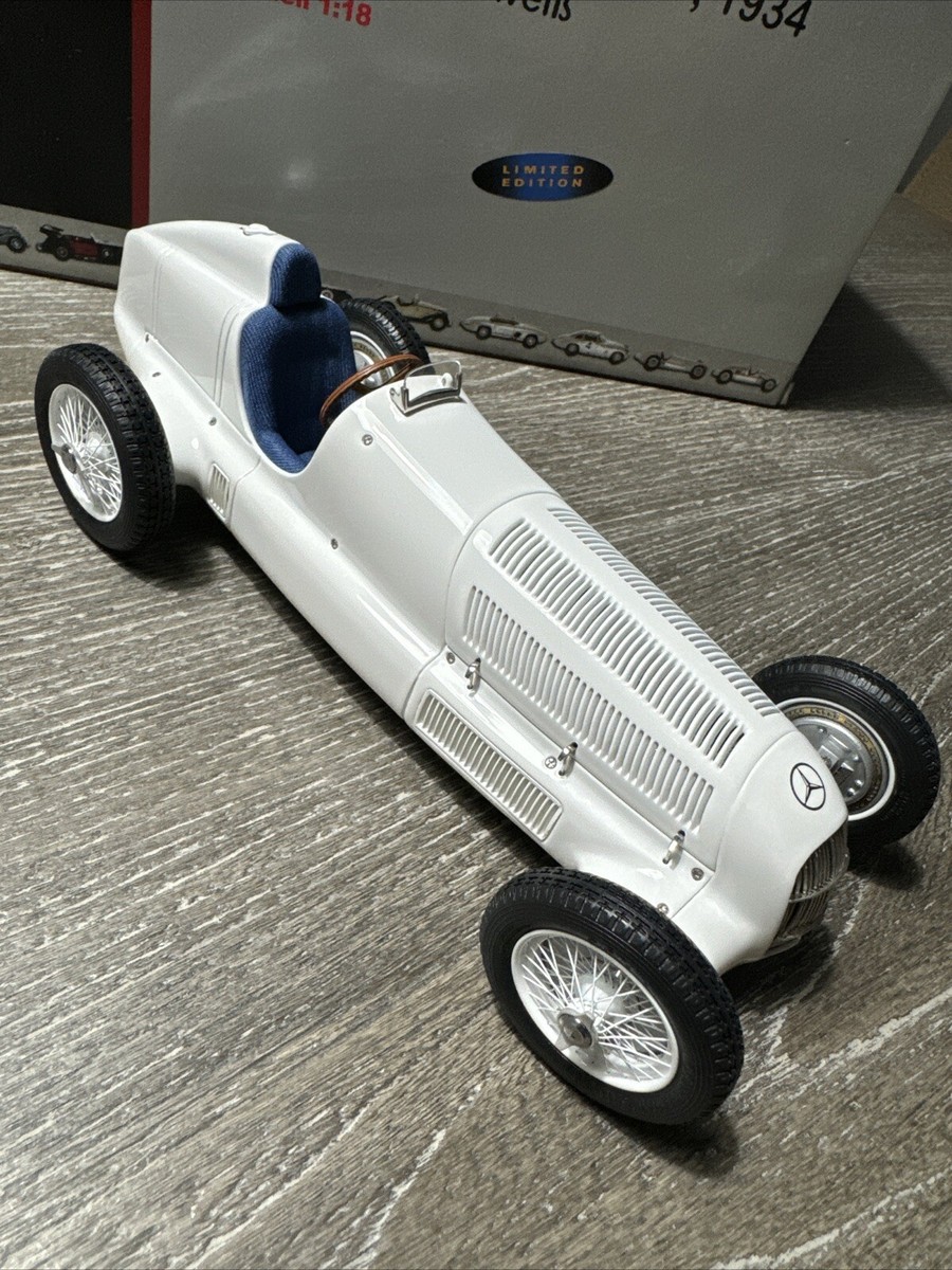 CMC 1/18 Scale Model Car M-065 - 1934 Mercedes Benz W25 CMC 1/18 Scale Model Car M-065 - 1934 Mercedes Benz W25