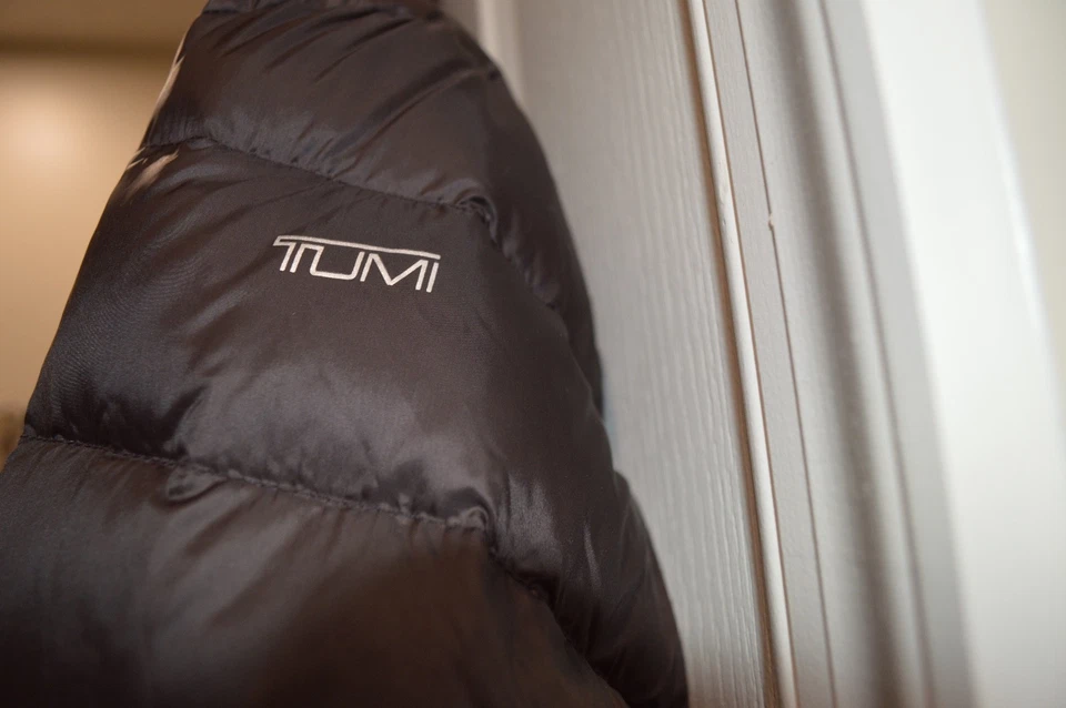 Tumi Mens Packable Down Puffer Jacket Reversible Coat - Image 3 of 4