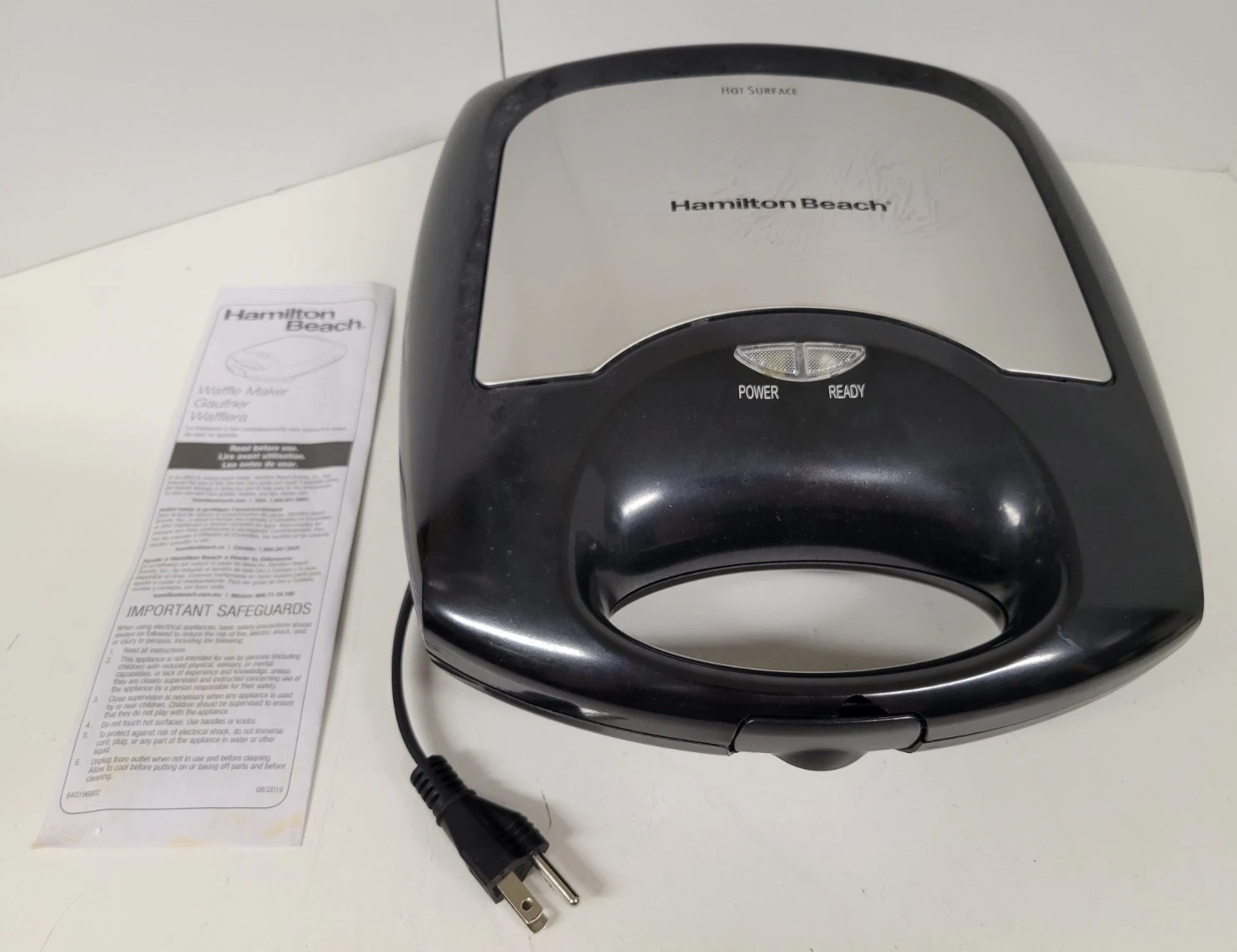 Hamilton Beach Non-Stick 4-Waffle Belgian-Style Waffle Maker w/Damage