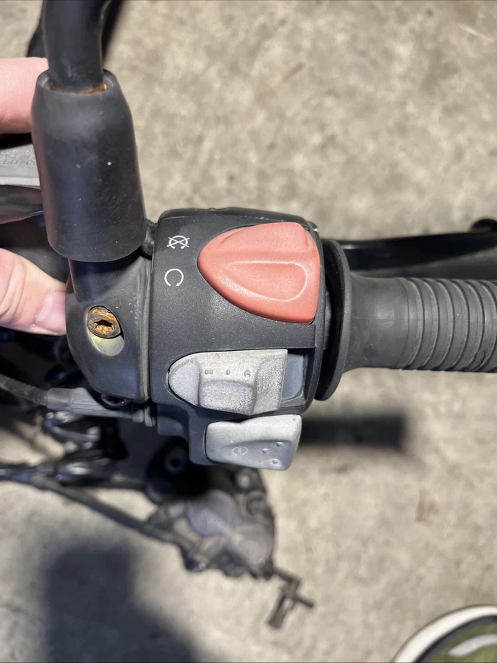 2003 01-05 BMW F650CS Scarver OEM Throttle. Controls Front Brake Lever Caliper - Image 2 of 4