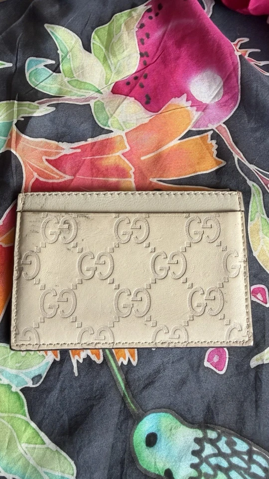 Cartera Portatarjetas Gucci Usada Cuero Beige Hecha en Italia con Caja Foto 2 de 2