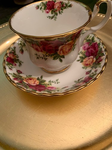 vintage royal albert old country roses Cup And Saucer MINT - Picture 5 of 6