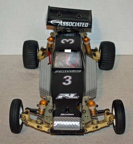 VINTAGE TEAM ASSOCIATED GOLD PAN RC BUGGY - SEE PHOTOS & DESCRIPTION FOR DETAILS - Picture 2 of 10