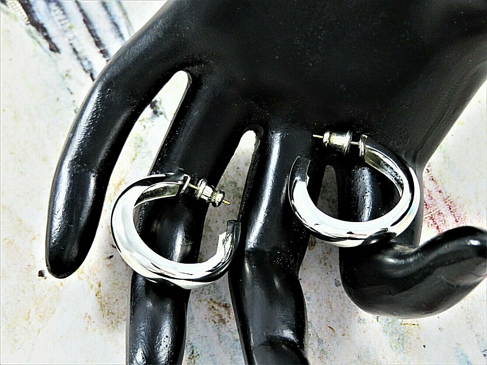 Shiny Silver Tone Metal Stud Hoop Earrings 3/4 Round For Pierced Ears  -image