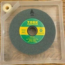 York 150mm x 19mm x 31.75mm GC80JV Soft Silicon Carbide Bench Grinding Wheels