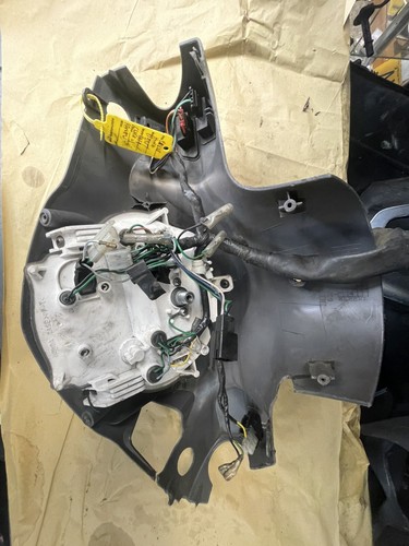 Honda PS125i PS 125i Clocks & Surround Fairing Trim Cover Panel - Picture 5 of 7