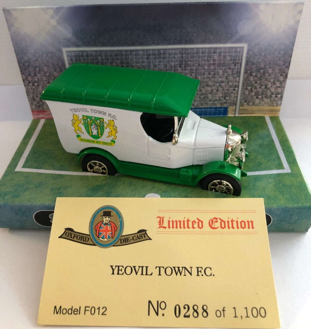 VANS RARO OXFORD DIECAST EDIZIONE LIMITATA BULL NOSE MORRIS VAN YEOVIL TOWN F.C.