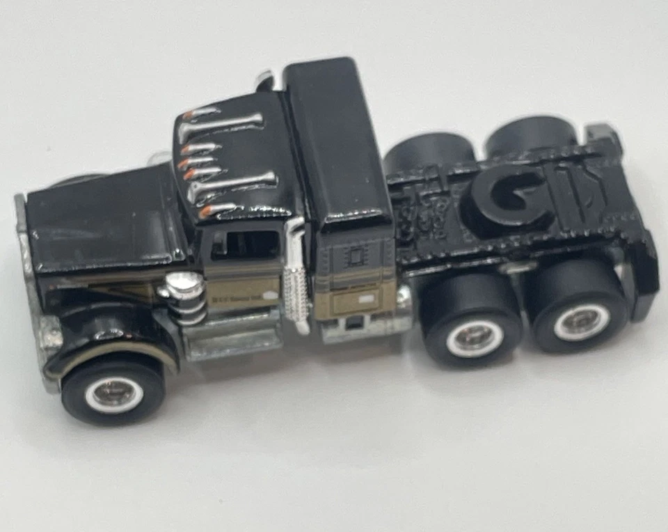 HOT WHEELS RETRO ENTERTAINMENT SMOKEY & THE BANDIT '75 KENWORTH W900 Real Riders - Image 2 of 4