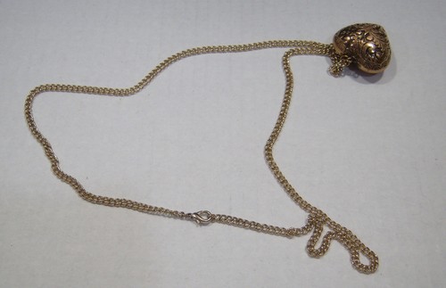 Large Gold Tone Puffy Heart Pendant Necklace 27" VTG Scrollwork Etched Jewelry - Picture 5 of 5
