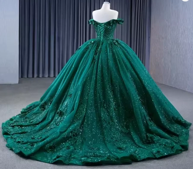 Vestido de Quinceañera Verde Vestido de Baile Hombro Descubierto Cuentas Vestidos De Quinceañera Foto 2 de 4