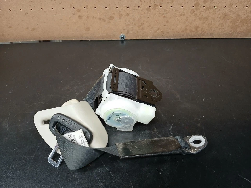 11 12 13 INFINITI FX35 FX50 RETRACTOR CINTURÓN SEGURIDAD PASAJERO TRASERO OEM 88844-3FY0C Foto 4 de 4