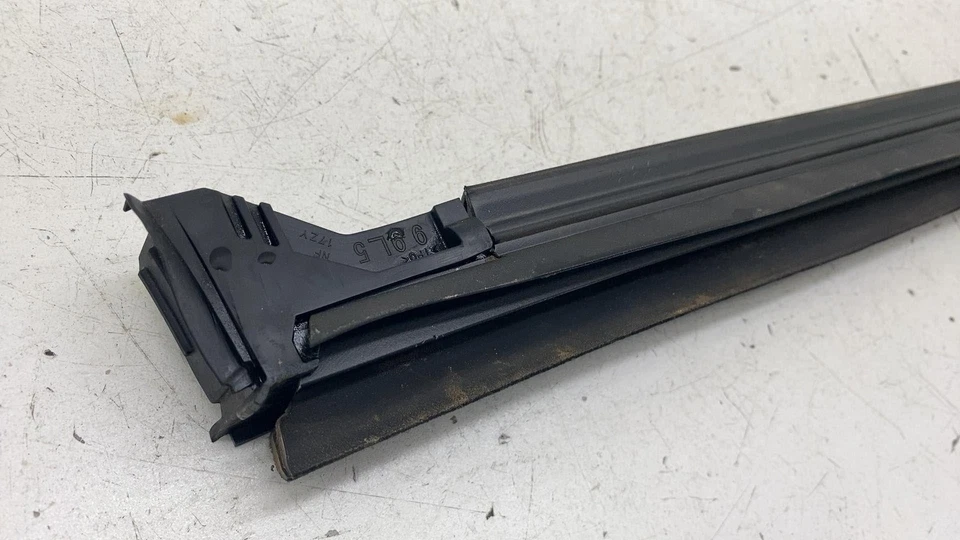 ⭕ 2023-2025 Toyota Prius Rear Left Side Door Window Inner Weatherstrip Seal OEM - Изображение 3 из 4