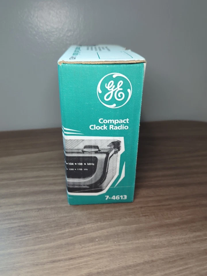 GE 7-4613 Reloj Despertador Digital Radio AM/FM Ahorro de Espacio Nuevo Caja Abierta Rojo LED⏰ Foto 4 de 4