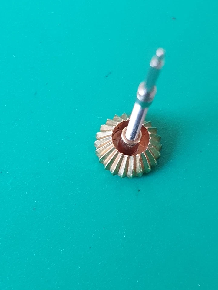 Valjoux 7750 albero di carica passo 120 e corona - Image 2 of 2