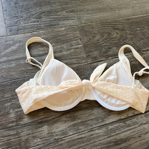 Set bikini due pezzi con ferretto Sanctuary crema a costine testurizzato taglia media - Foto 4 di 6