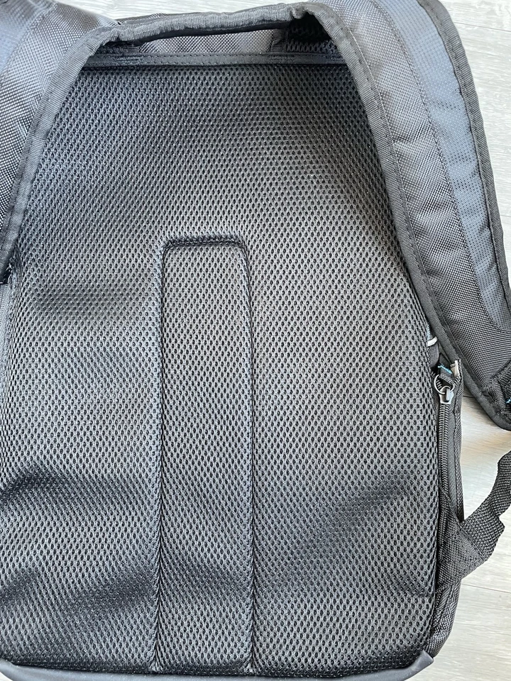 "Mochila para computadora portátil Dell negra azul detalles de cuero 19"" ligeramente usada urbana 2,0 original" Foto 4 de 4