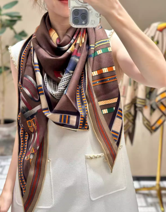 70% Cashmere 30% Silk Square 124X124X200cm triangle chain Print Shawl Scarf new