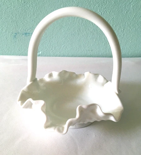 VINTAGE 5" FENTON WHITE MILKGLASS HOBNAIL BASKET, MARKED, NO DAMAGE