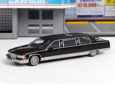 XiaoGuang Model 1/64 Scale Fleetwood Limousine Black Diecast Car