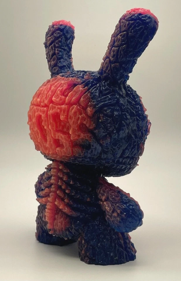 Figura de arte de resina GID Kidrobot x American Gross: Radiactive Death Dunny 8′′ Foto 4 de 4