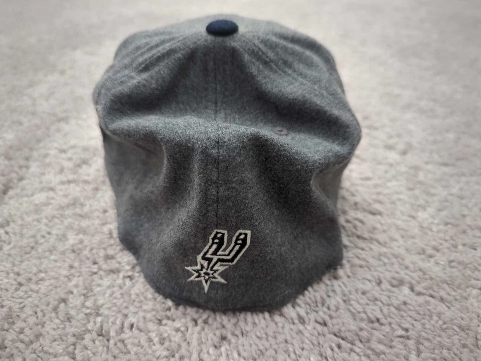Gorra San Antonio Spurs para hombre OSFA NBA Top of The World 86 ajustada gris Foto 3 de 4