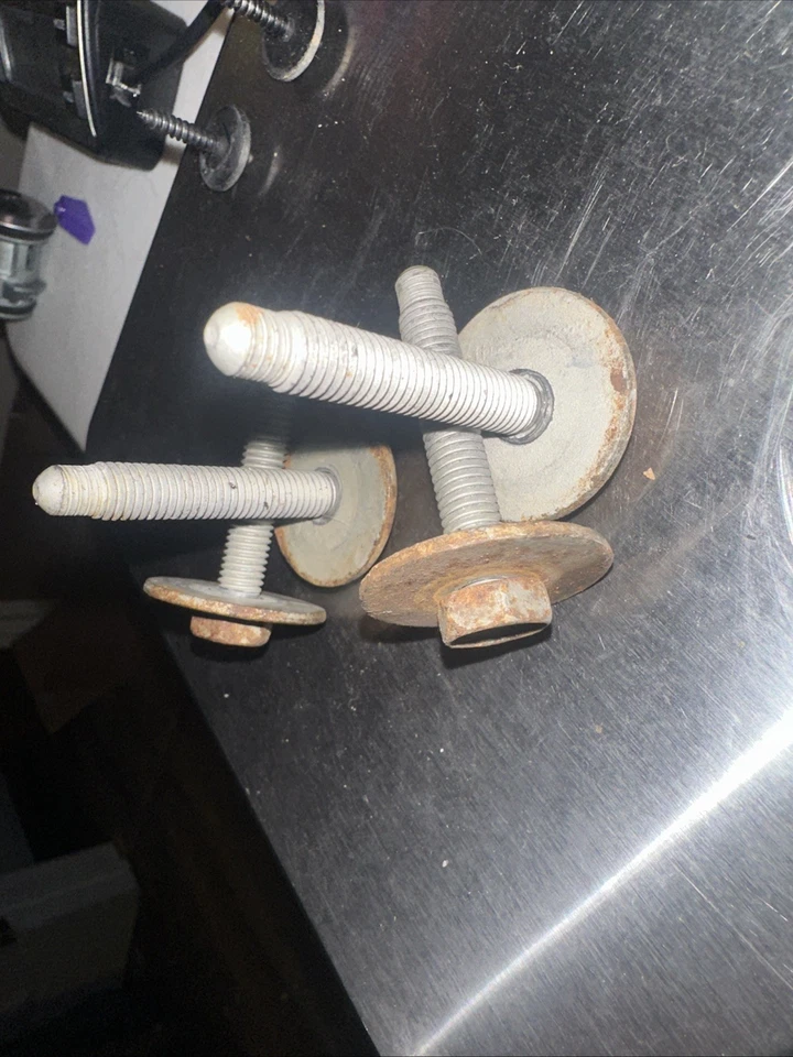 00-14 SIERRA SILVERADO TAHOE YUKON VENTILADOR OU PARAFUSOS DE MONTAGEM DE RADIADOR F2B08 24AD - Imagem 3 de 4