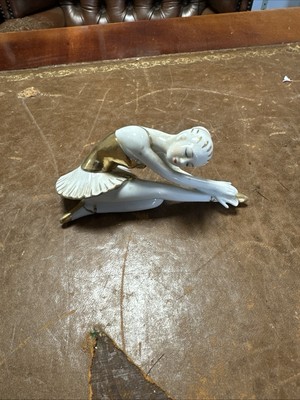 Absolut schöne Porzellan Figur einer weiß&goldenen Balletttänzerin 13x5cm