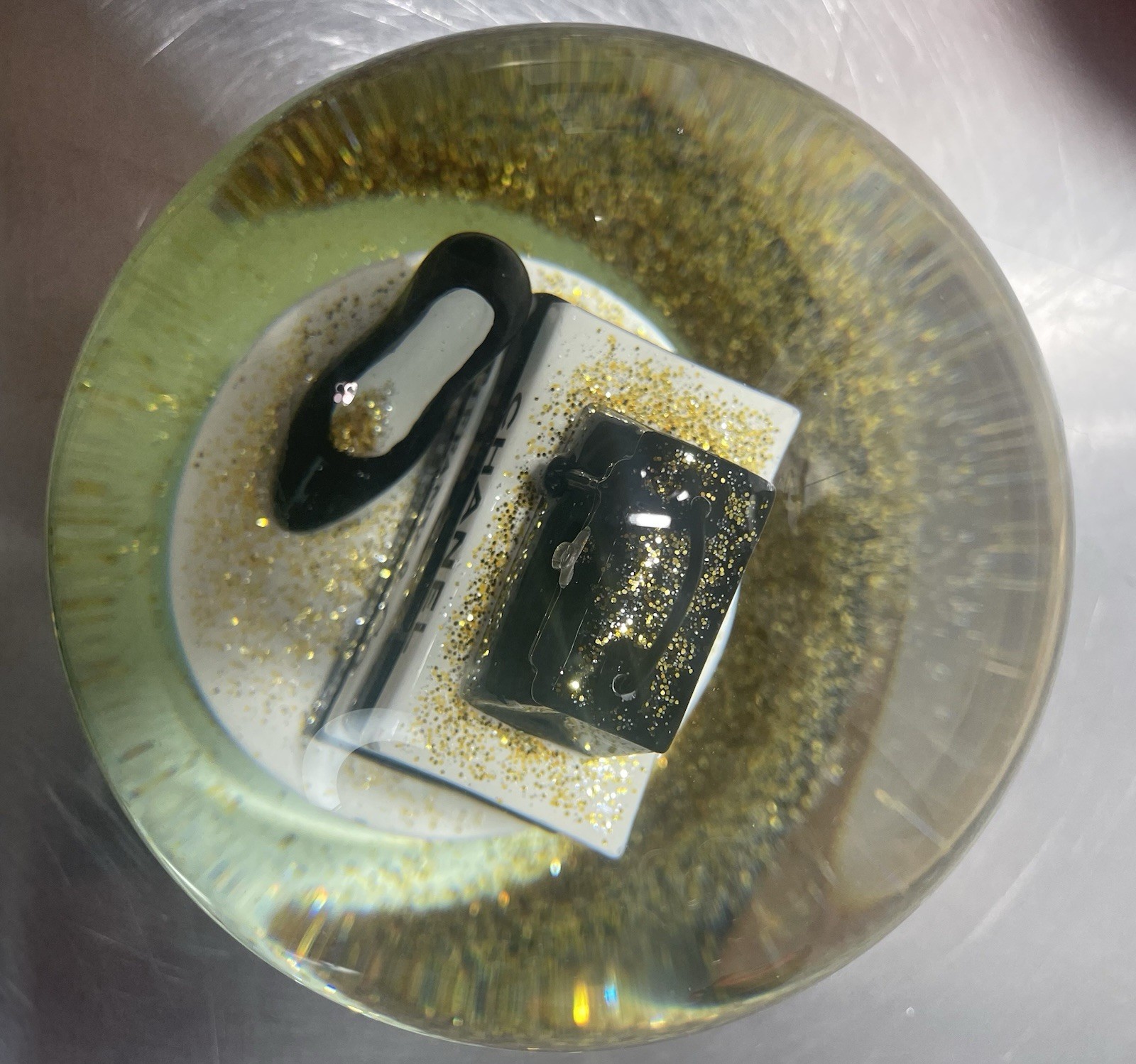 Z Gallerie Fashion Glitter Globe (Gold Sparkles) Chanel Prada Tiffany Vogue New thumbnail 7